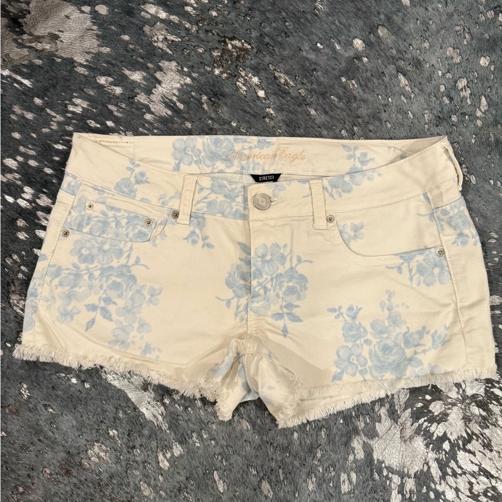 American Eagle Outfitters Cream and Blue Women's Shorts